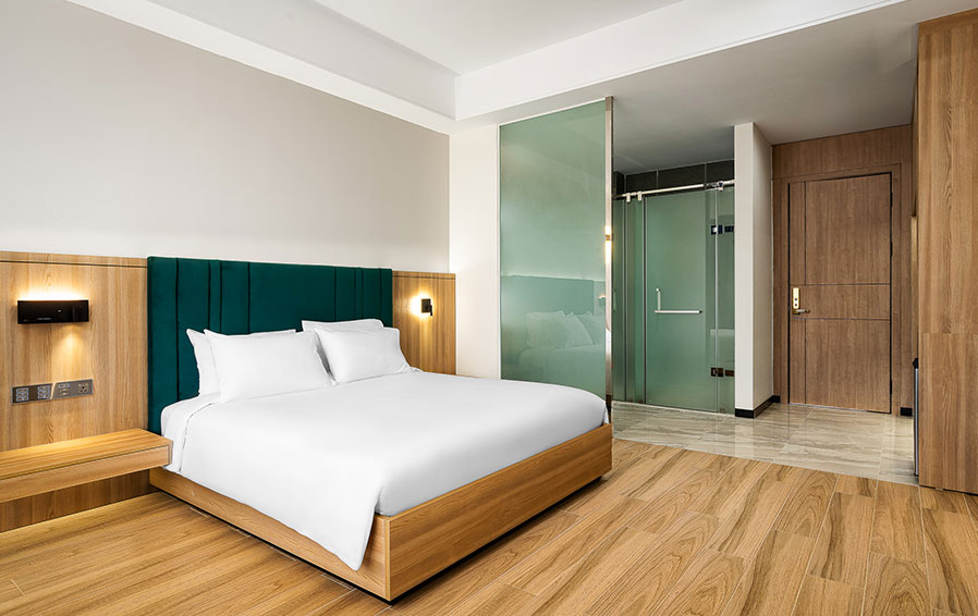 SUPERIOR ROOM